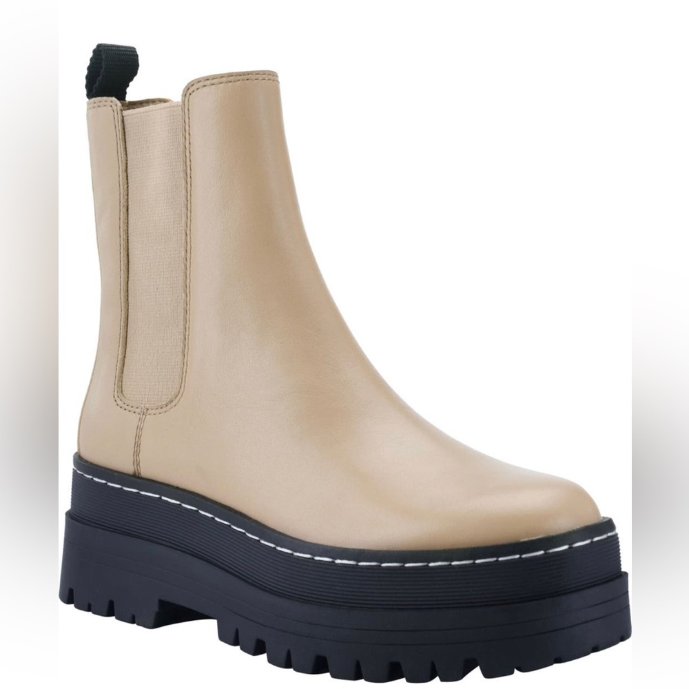 Marc Fisher Pauline Lug Sole Boot size 6